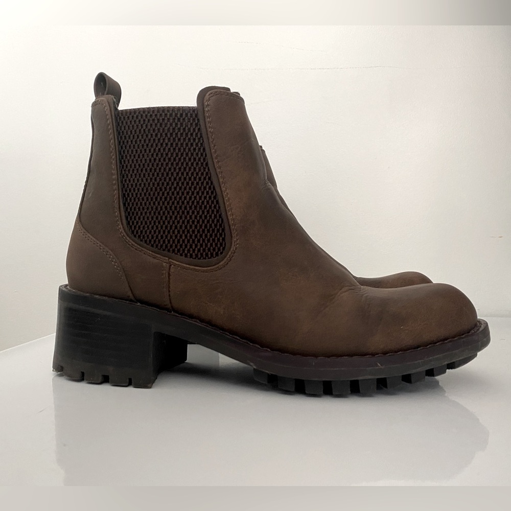 Leather Chelsea Boots